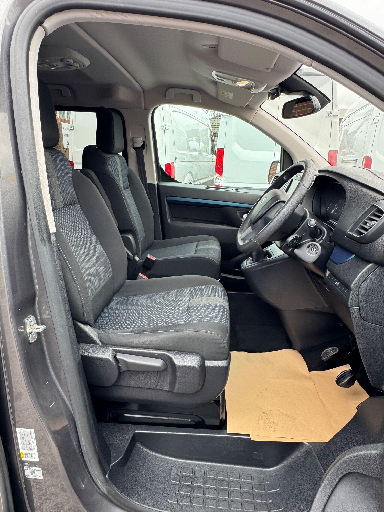 Used Peugeot Traveller 2017 for sale - 76457050: Photo 25