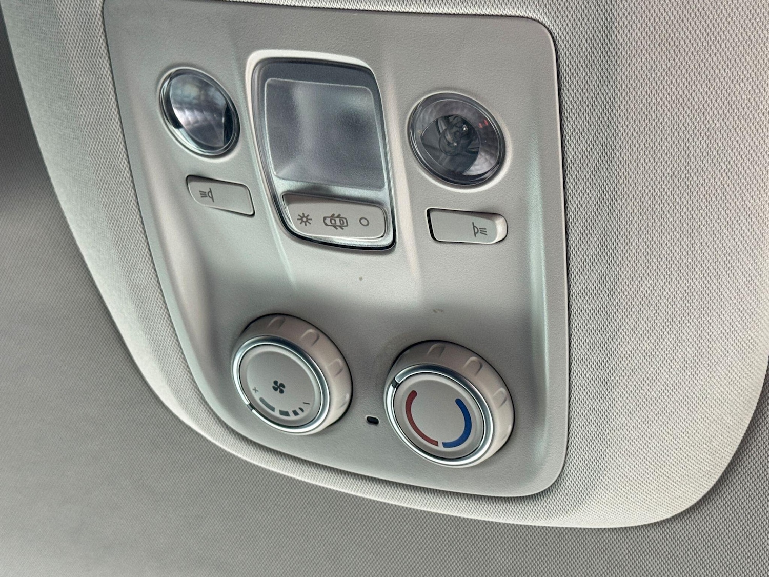 Used Peugeot Traveller 2017 for sale - 76457050: Photo 34