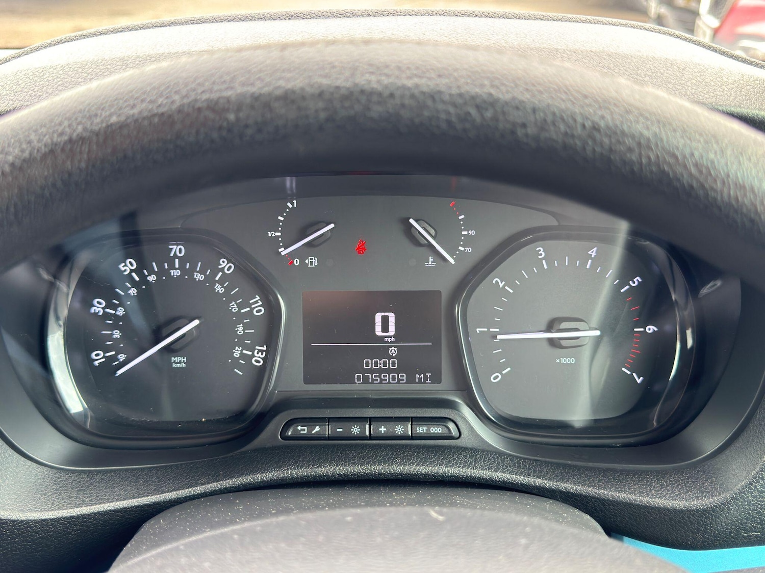 Used Peugeot Traveller 2017 for sale - 76457050: Photo 36