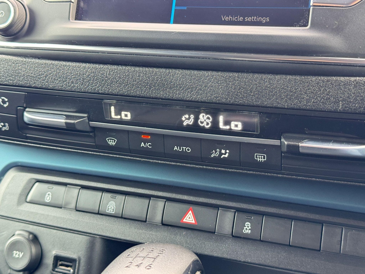 Used Peugeot Traveller 2017 for sale - 76457050: Photo 38