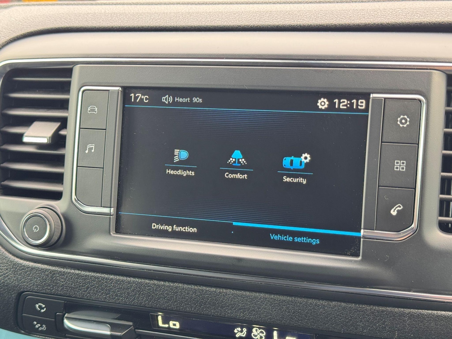 Used Peugeot Traveller 2017 for sale - 76457050: Photo 48