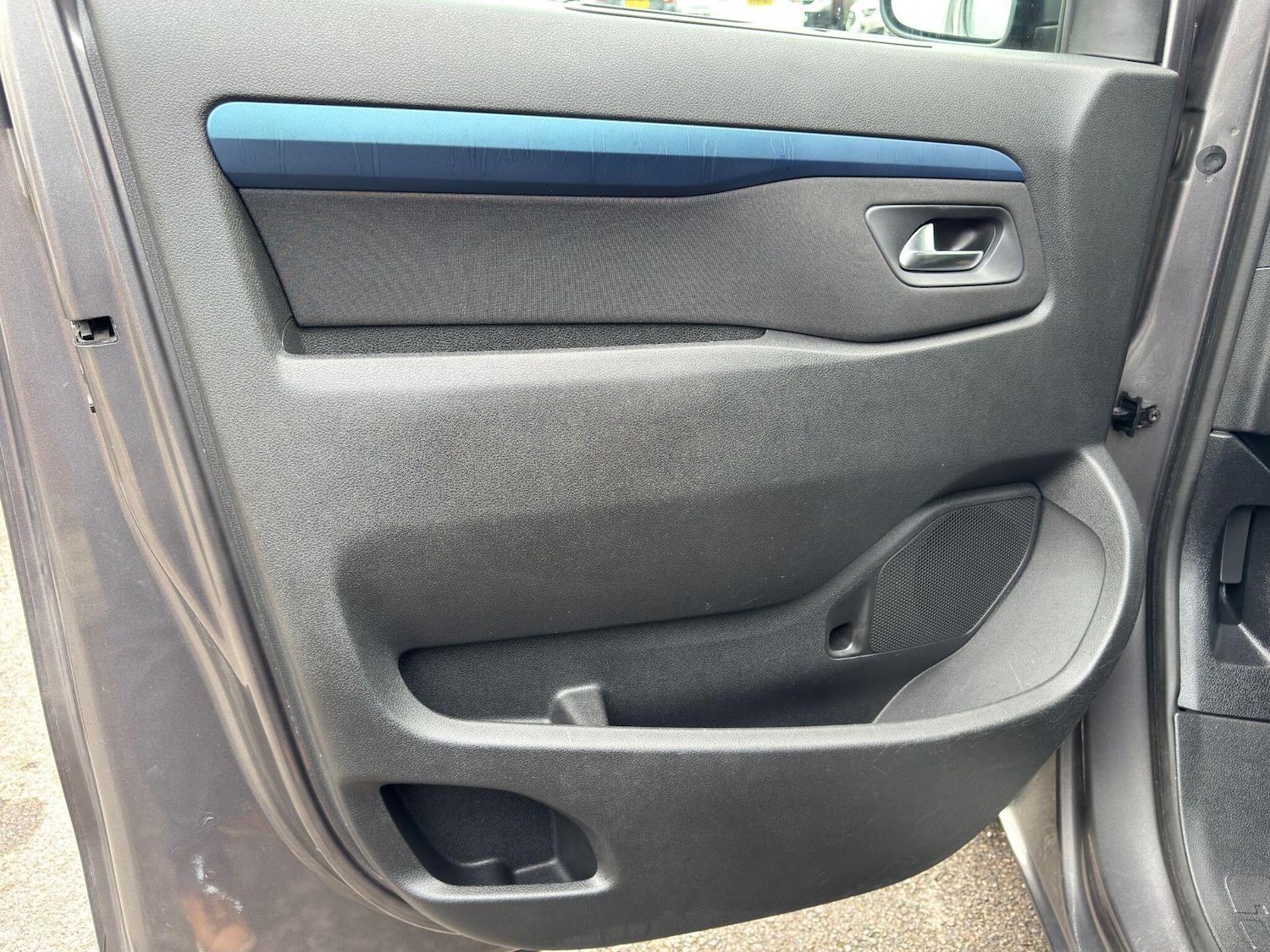 Used Peugeot Traveller 2017 for sale - 76457050: Photo 57