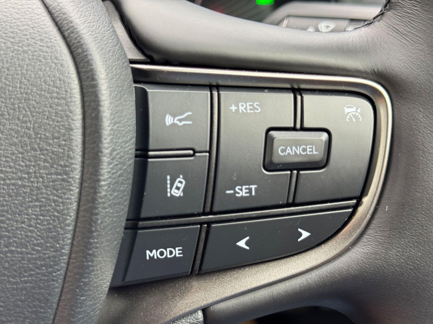 Used Lexus UX 2023 for sale - 76592409: Photo 55