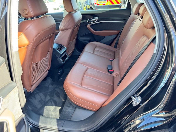 Used Audi e-tron 2020 for sale - 75665070: Photo 25