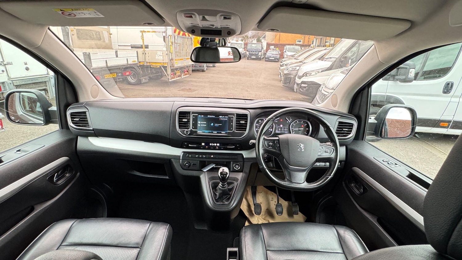 Used Peugeot Traveller 2022 for sale - 77682843: Photo 19