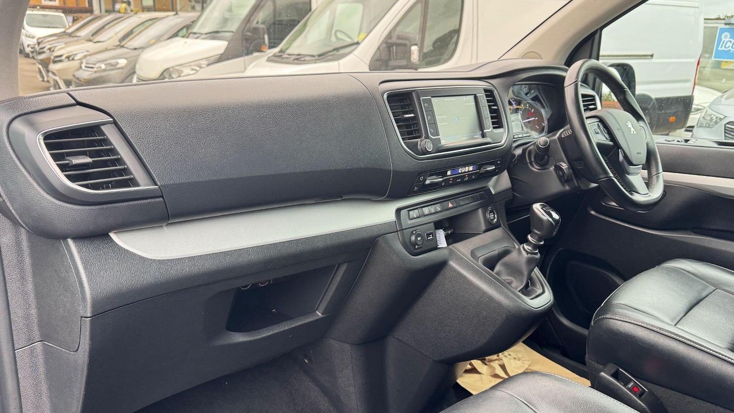 Used Peugeot Traveller 2022 for sale - 77682843: Photo 22