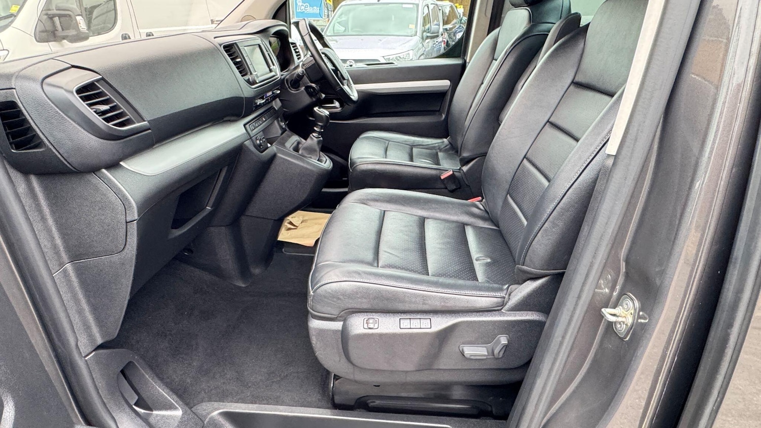 Used Peugeot Traveller 2022 for sale - 77682843: Photo 23