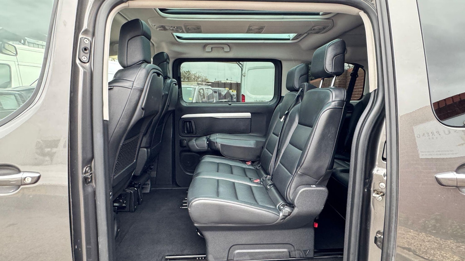 Used Peugeot Traveller 2022 for sale - 77682843: Photo 26