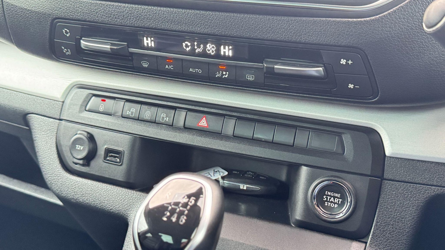 Used Peugeot Traveller 2022 for sale - 77682843: Photo 29