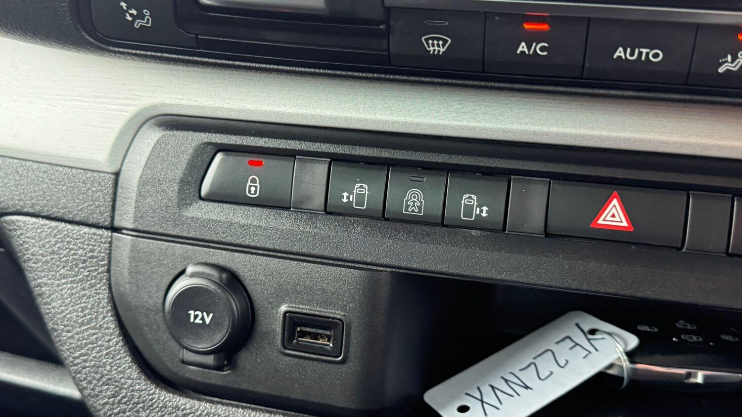 Used Peugeot Traveller 2022 for sale - 77682843: Photo 38