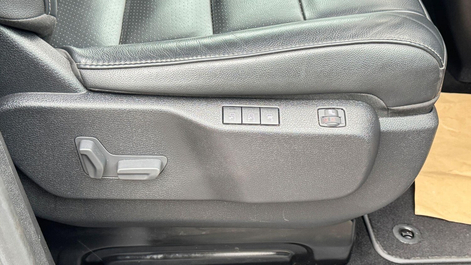 Used Peugeot Traveller 2022 for sale - 77682843: Photo 41