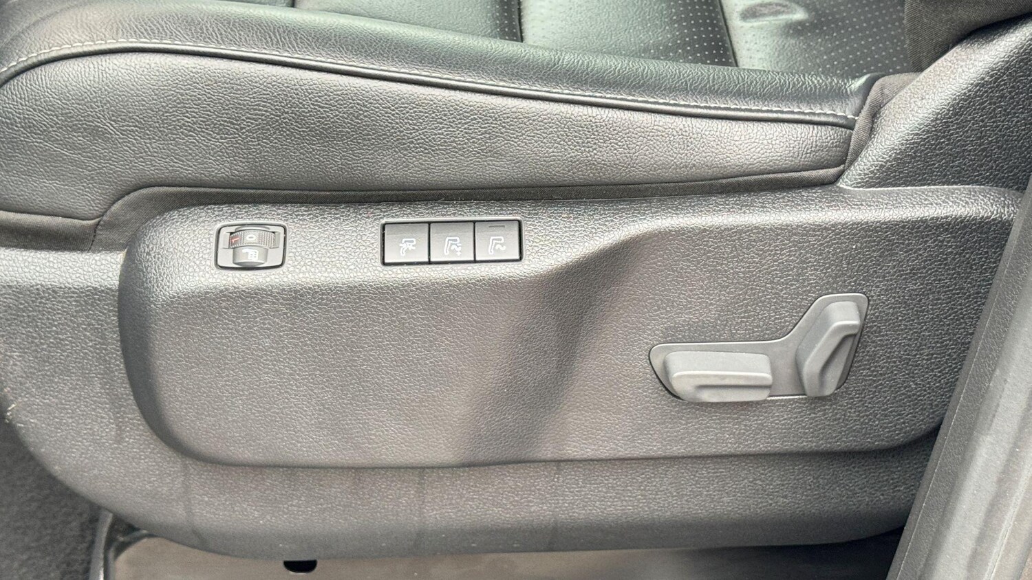 Used Peugeot Traveller 2022 for sale - 77682843: Photo 42