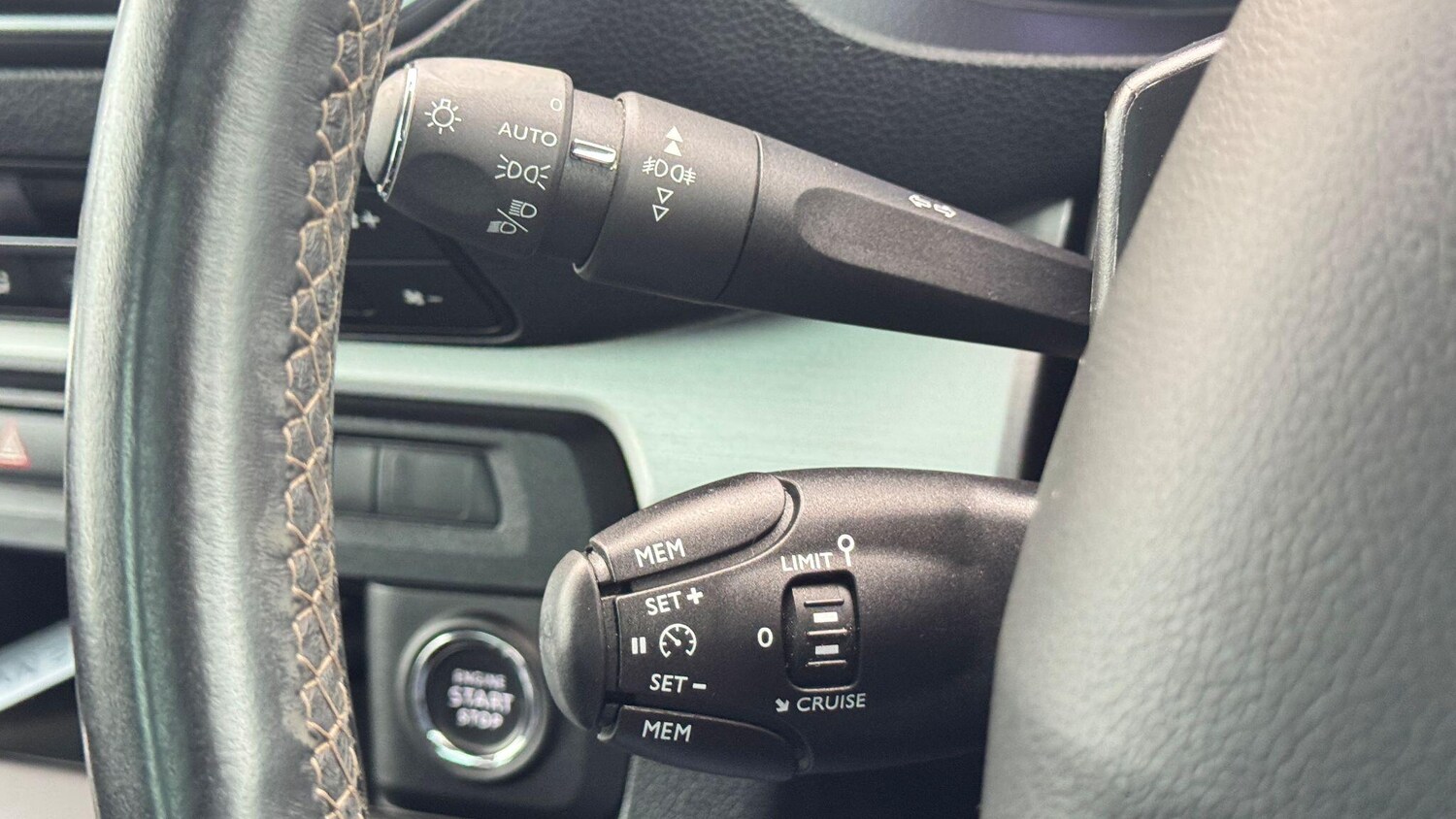 Used Peugeot Traveller 2022 for sale - 77682843: Photo 43