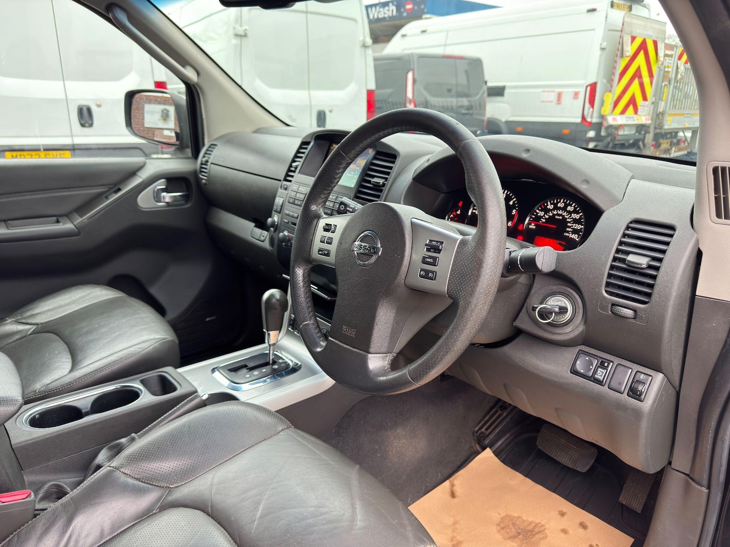 Used Nissan Navara 2013 for sale - 77066842: Photo 11