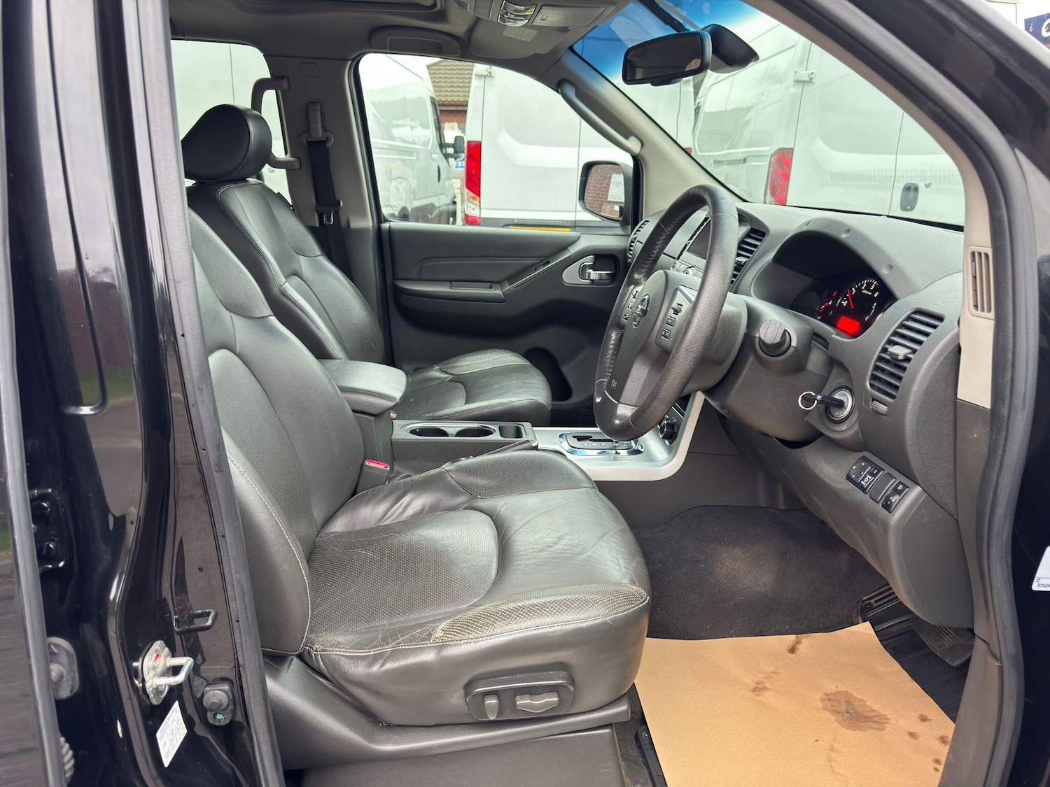 Used Nissan Navara 2013 for sale - 77066842: Photo 12