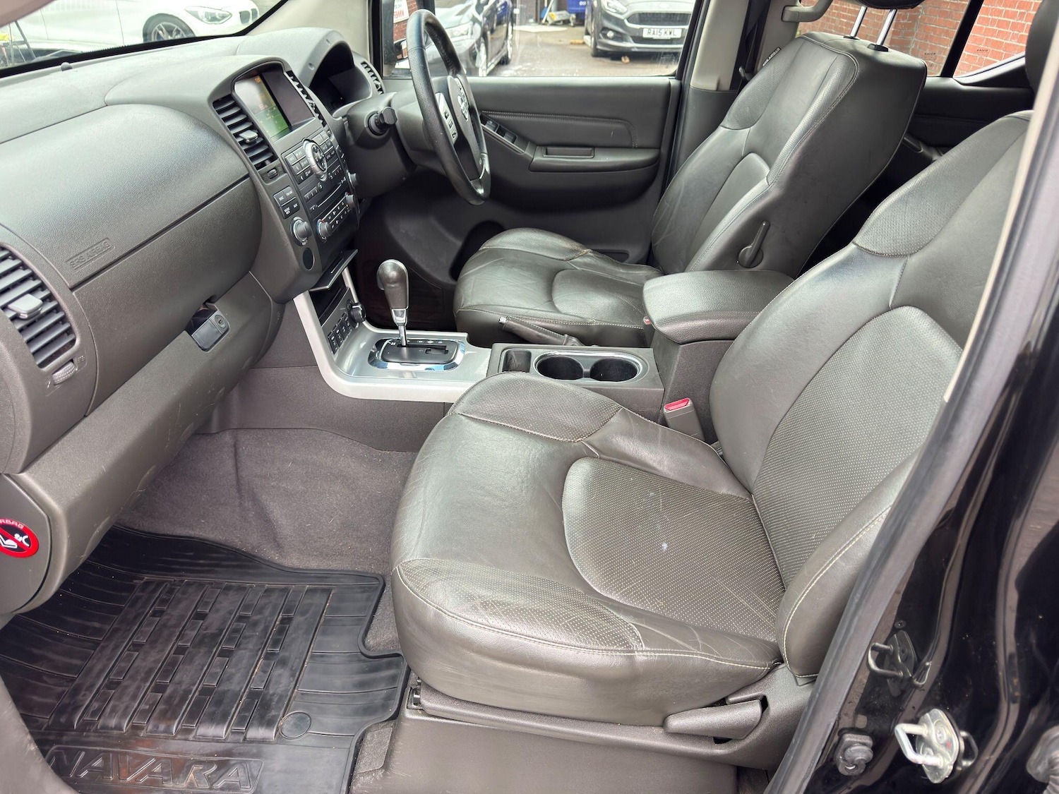 Used Nissan Navara 2013 for sale - 77066842: Photo 15