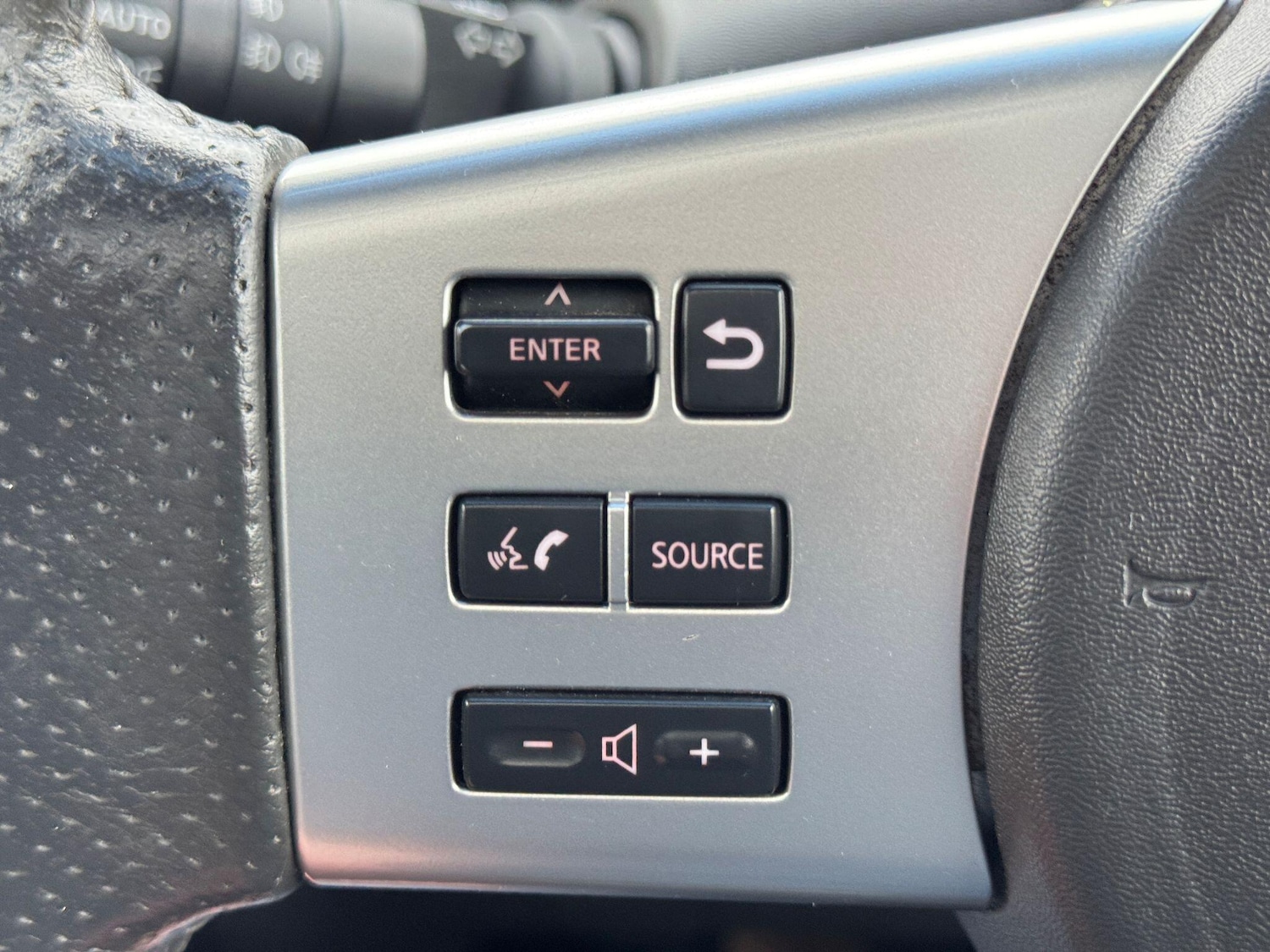 Used Nissan Navara 2013 for sale - 77066842: Photo 27