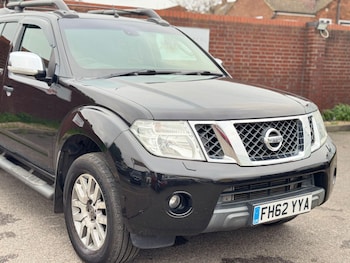 Used Nissan Navara 2013 for sale - 77066842: Photo