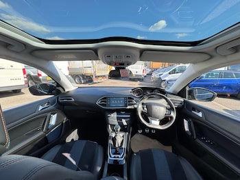 Used Peugeot 308 2020 for sale - 76122955: Photo 2