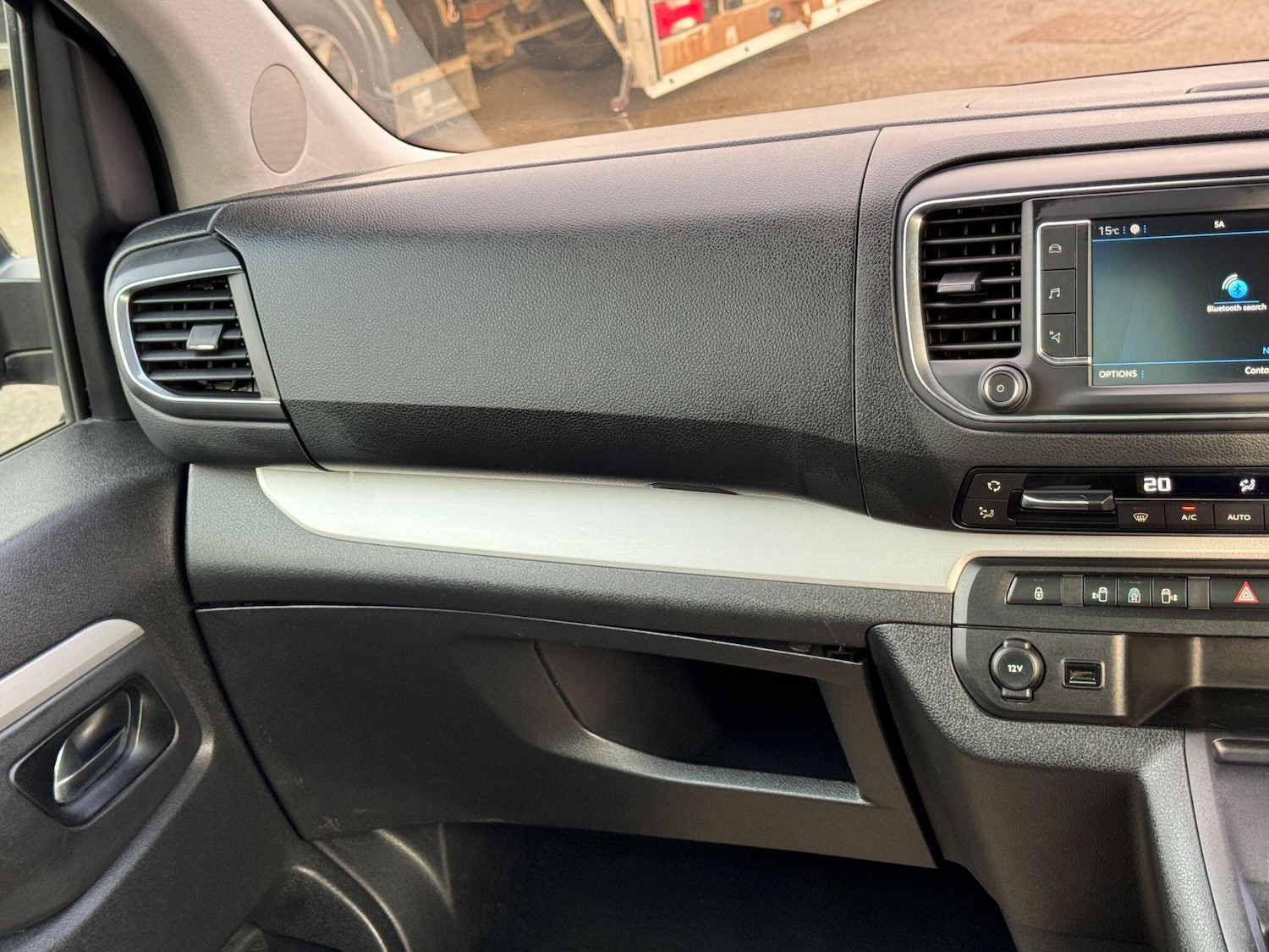 Used Peugeot Traveller 2022 for sale - 76226524: Photo 18