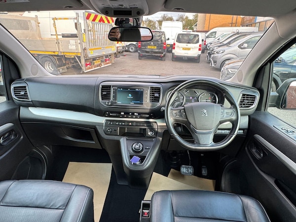 Used Peugeot Traveller 2022 for sale - 76226524: Photo 21
