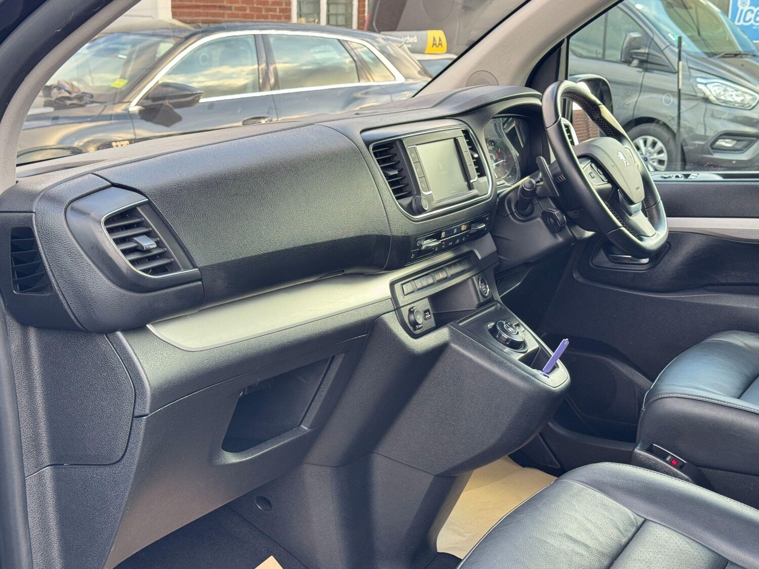 Used Peugeot Traveller 2022 for sale - 76226524: Photo 25