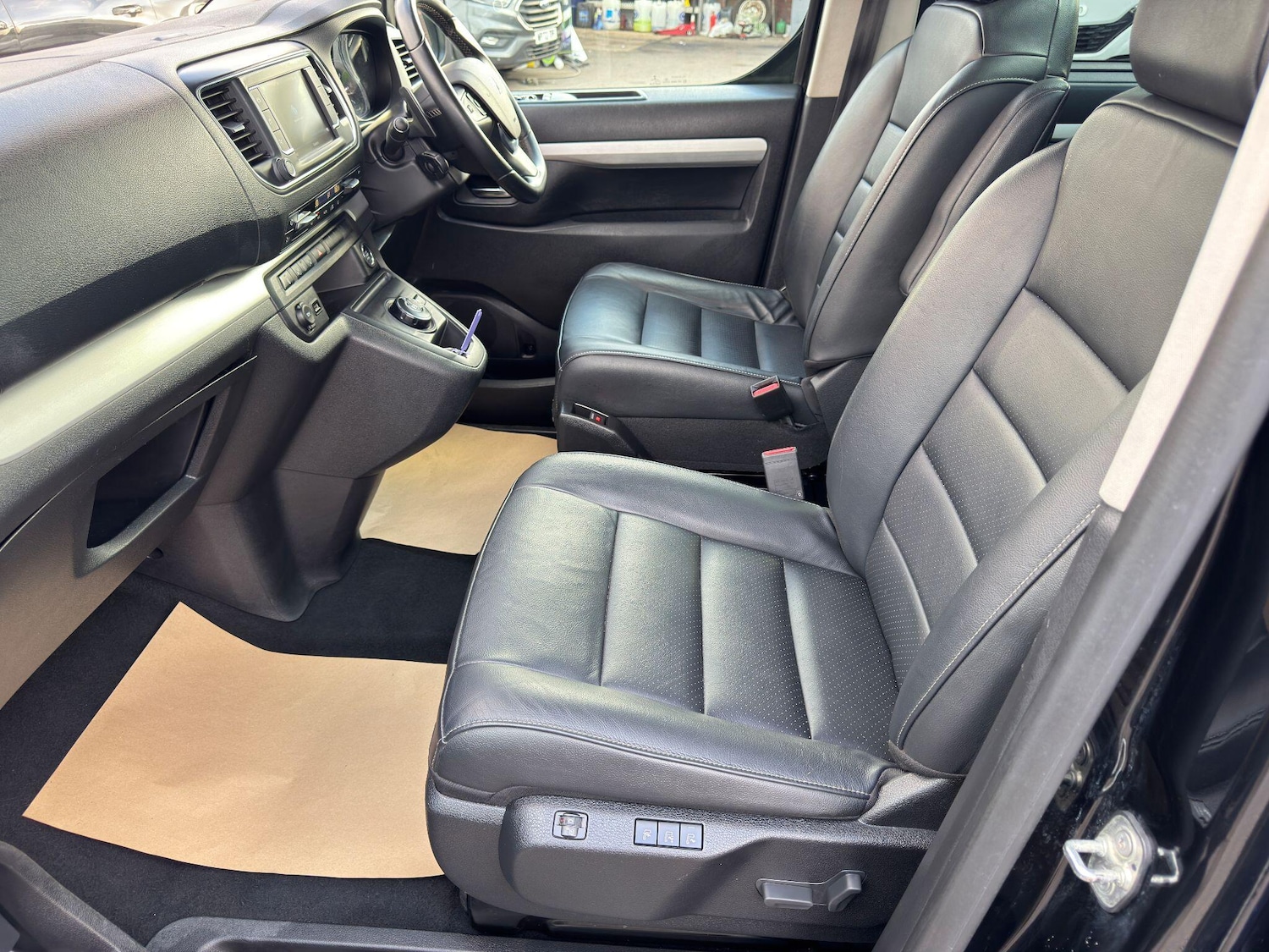 Used Peugeot Traveller 2022 for sale - 76226524: Photo 26