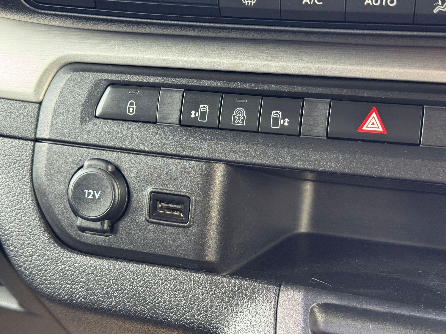 Used Peugeot Traveller 2022 for sale - 76226524: Photo 35