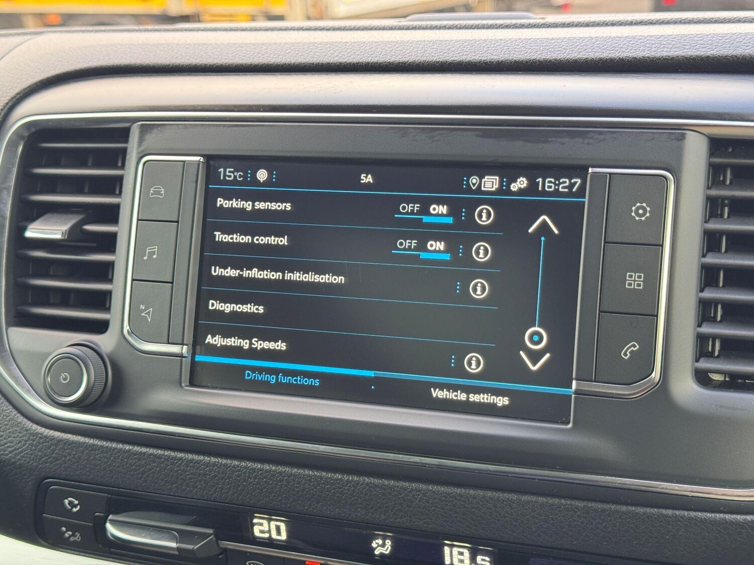 Used Peugeot Traveller 2022 for sale - 76226524: Photo 43