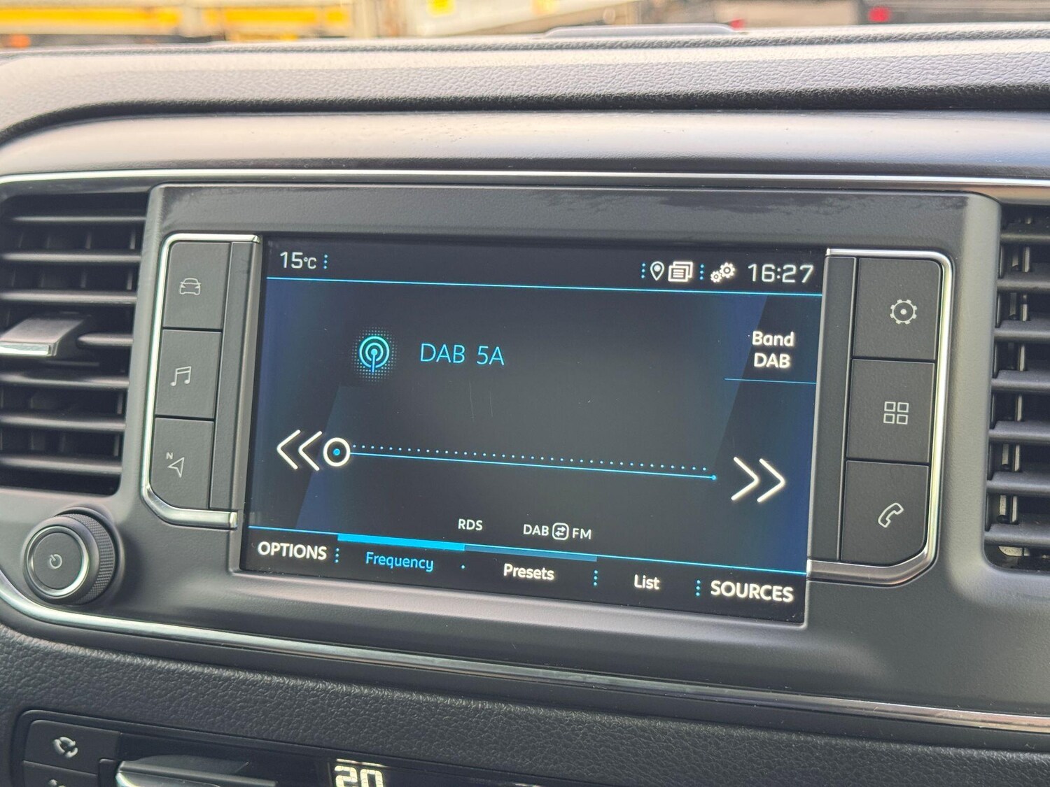 Used Peugeot Traveller 2022 for sale - 76226524: Photo 46