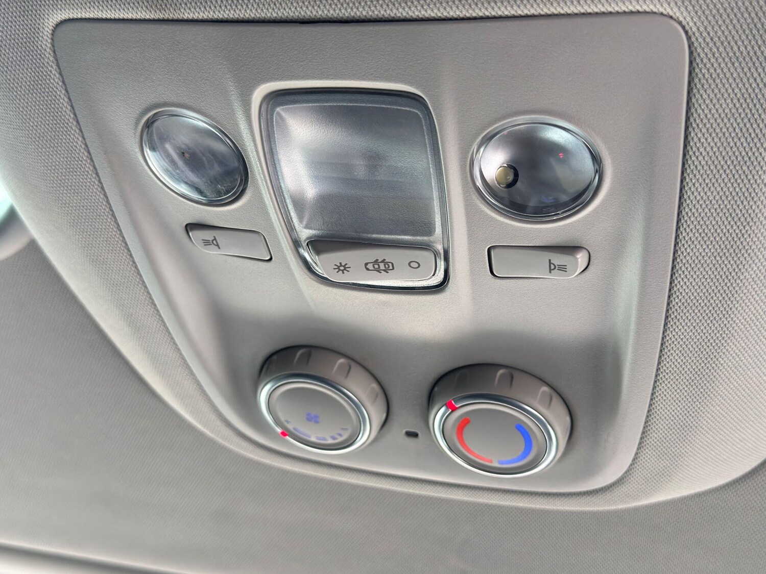 Used Peugeot Traveller 2022 for sale - 76226524: Photo 52