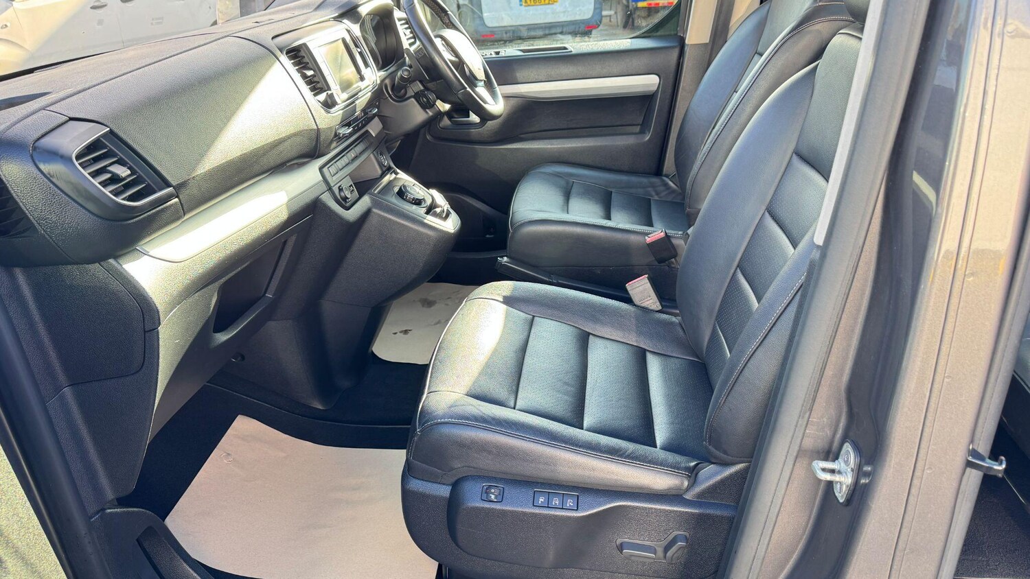 Used Peugeot Traveller 2019 for sale - 77306274: Photo 22