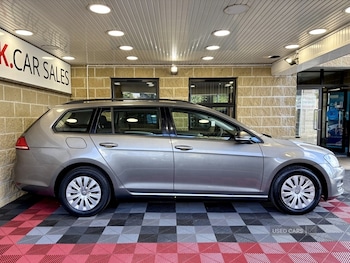 Used Volkswagen Golf 2014 for sale - 76073367: Photo