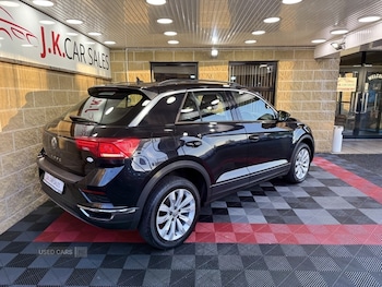 Used Volkswagen T-Roc 2019 for sale - 76486054: Photo