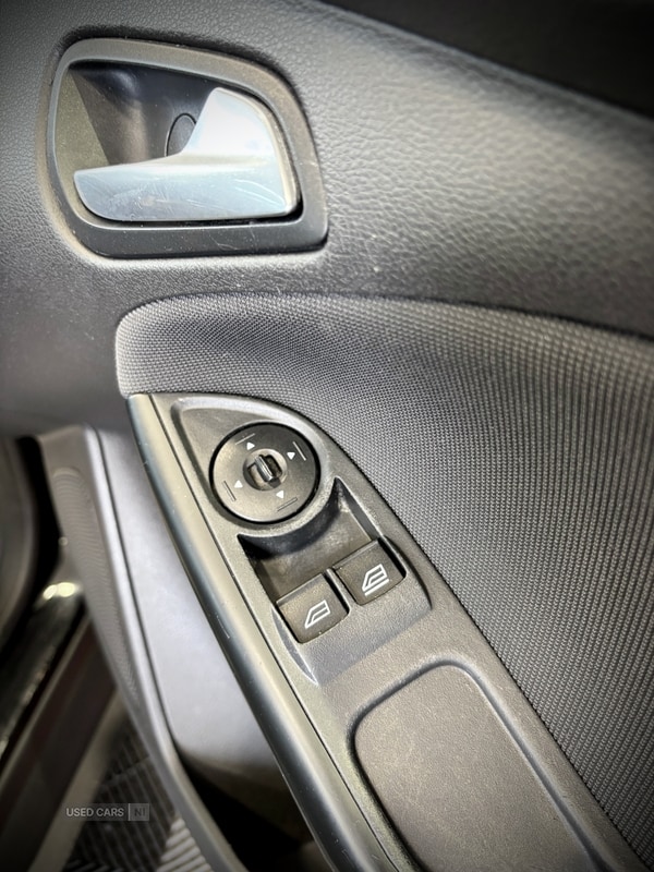 Used Ford Focus 2011 for sale - 75659367: Photo 25
