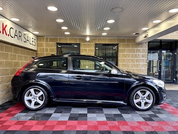Used Volvo C30 2011 for sale - 76372130: Photo