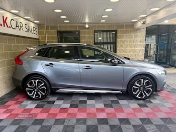 Used Volvo V40 2016 for sale - 79577873: Photo