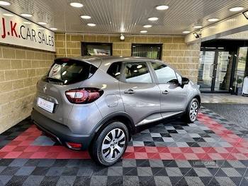 Used Renault Captur 2017 for sale - 79159559: Photo
