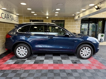 Used Porsche Cayenne 2012 for sale - 75312059: Photo