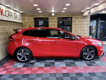 Used Volvo V40 2014 for sale - 79280350: Photo