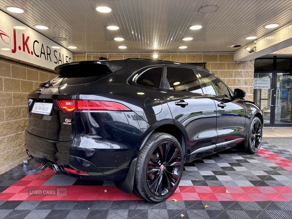 Used Jaguar F-Pace 2017 for sale - 76327438: Photo 2