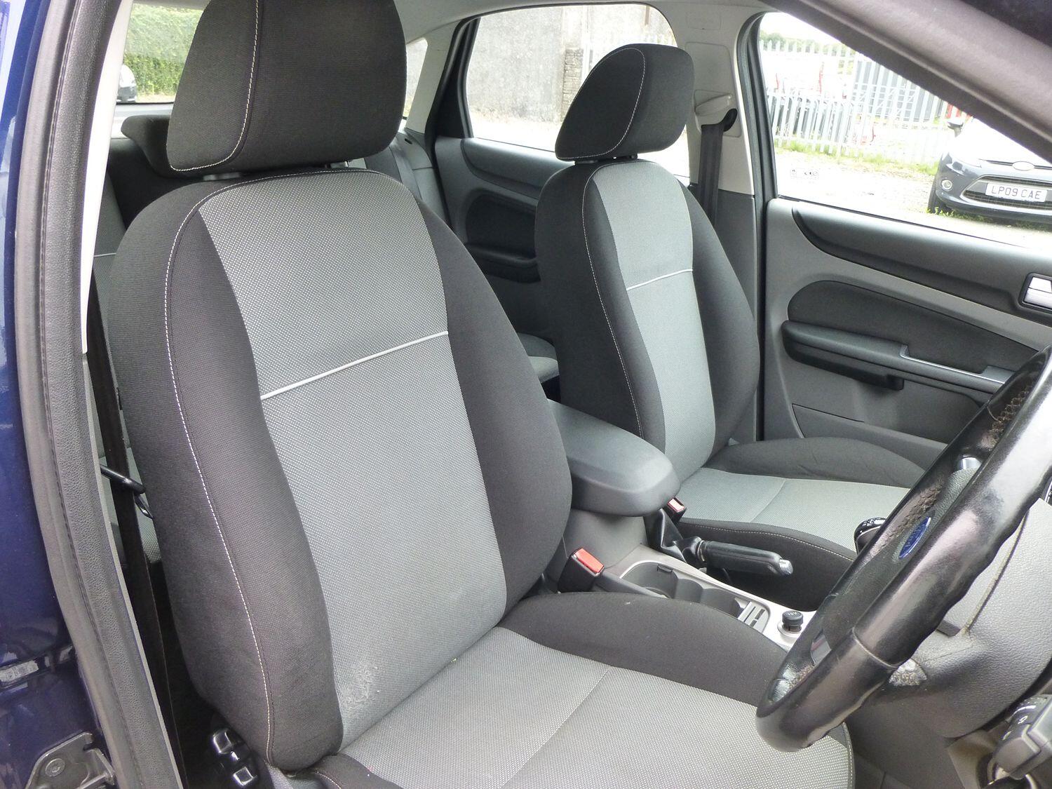 Used Ford Focus 2010 for sale - 77578417: Photo 9