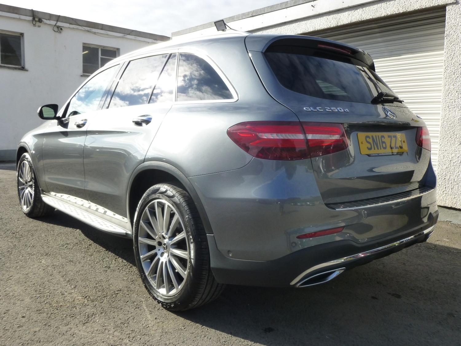 Used Mercedes-Benz GLC 2016 for sale - 76769570: Photo 4
