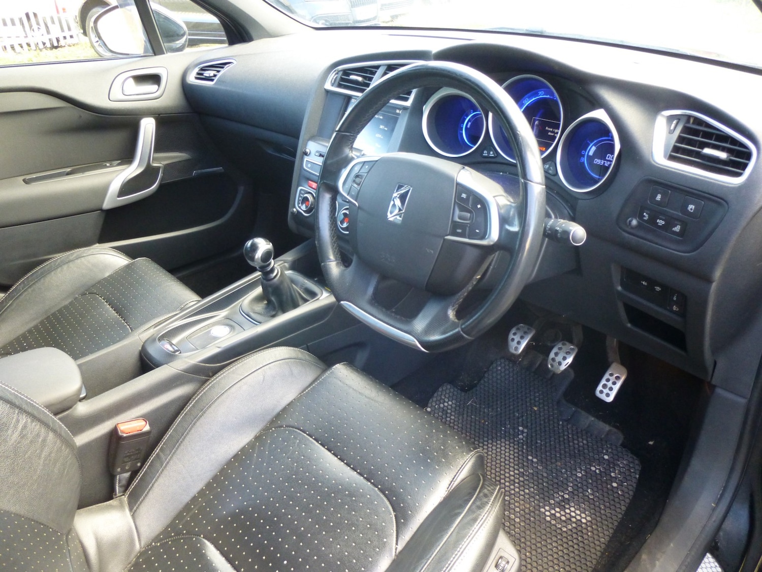 Used Citroen DS4 2015 for sale - 76445996: Photo 10