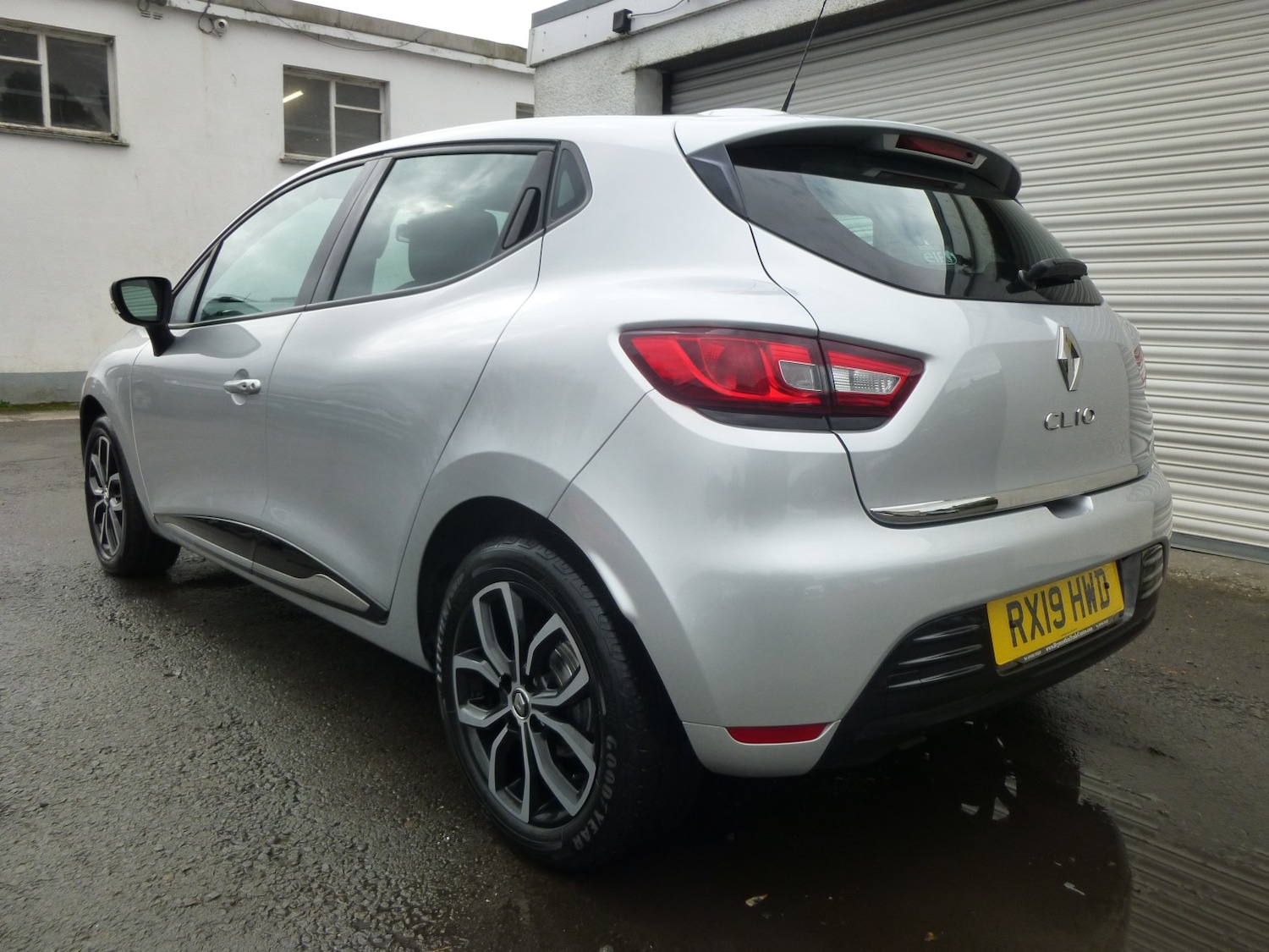Used Renault Clio 2025 for sale - 76257603: Photo 4