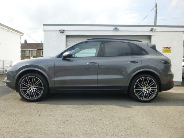 Used Porsche Cayenne 2019 for sale - 68602646: Photo 2