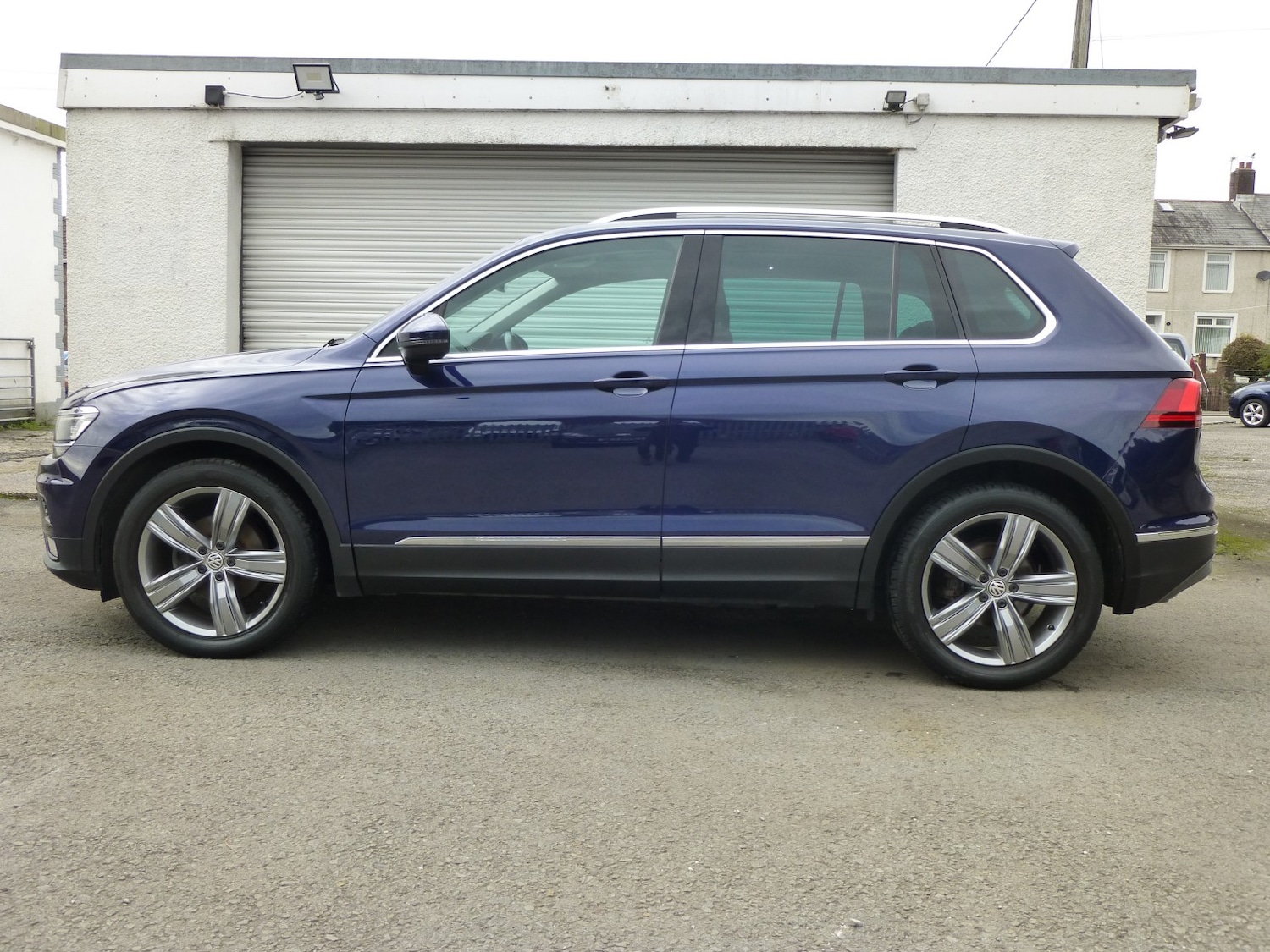 Used Volkswagen Tiguan 2017 for sale - 77578409: Photo 2