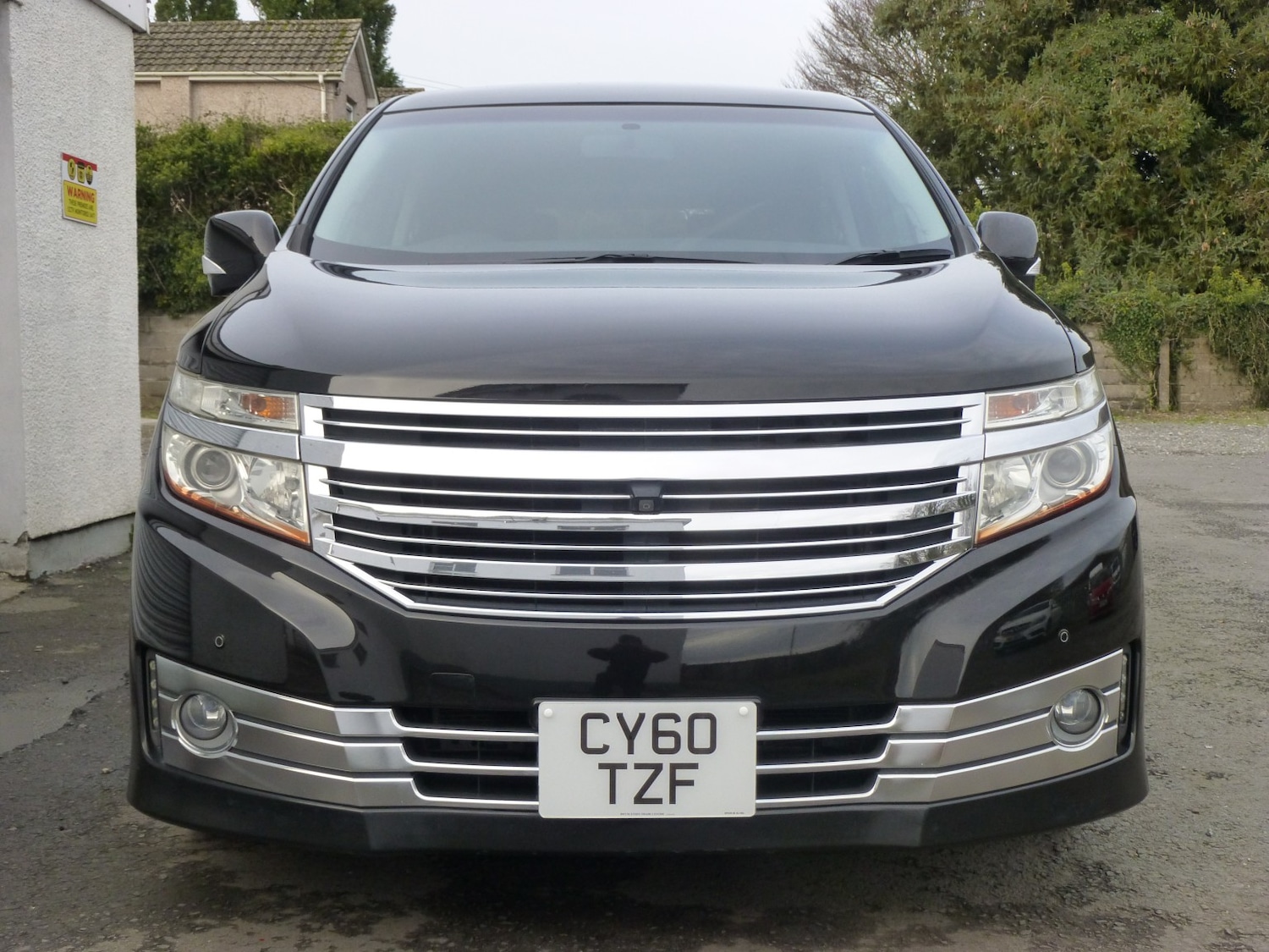 Used Nissan Elgrand 2021 for sale - 76257646: Photo 2