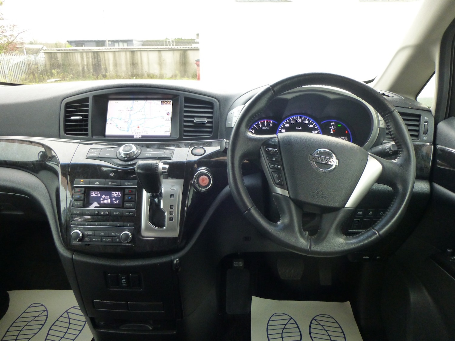 Used Nissan Elgrand 2021 for sale - 76257646: Photo 7