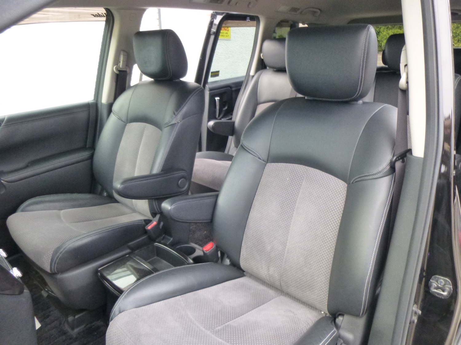 Used Nissan Elgrand 2021 for sale - 76257646: Photo 8